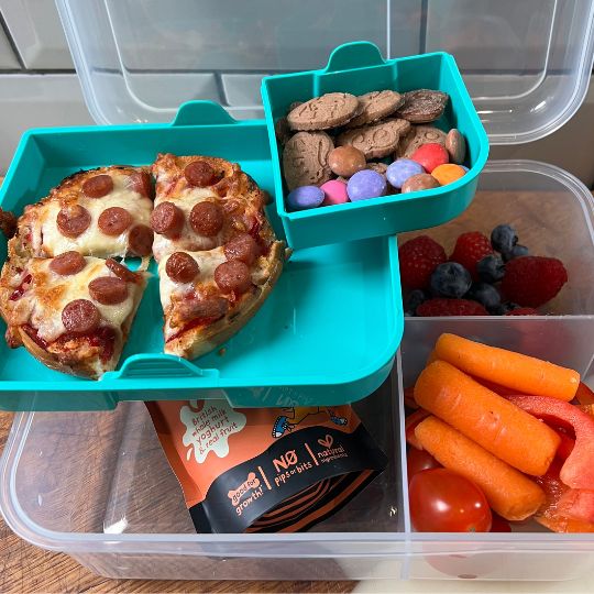 Pizza bagel packed lunchbox